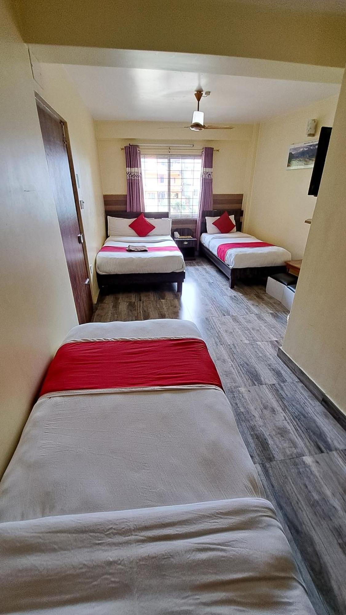 Hotel Elite Покхара Экстерьер фото
